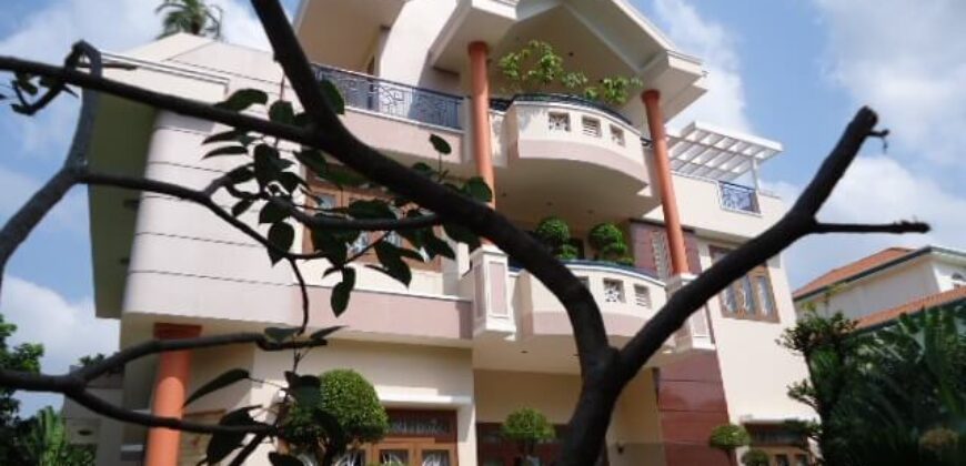 Bán biệt thự Thảo Điền Quận 2