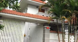 Biệt thự gần sông Sài Gòn