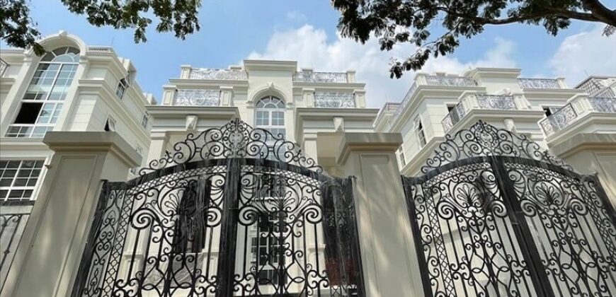 Biệt thự King Crown Thảo Điền