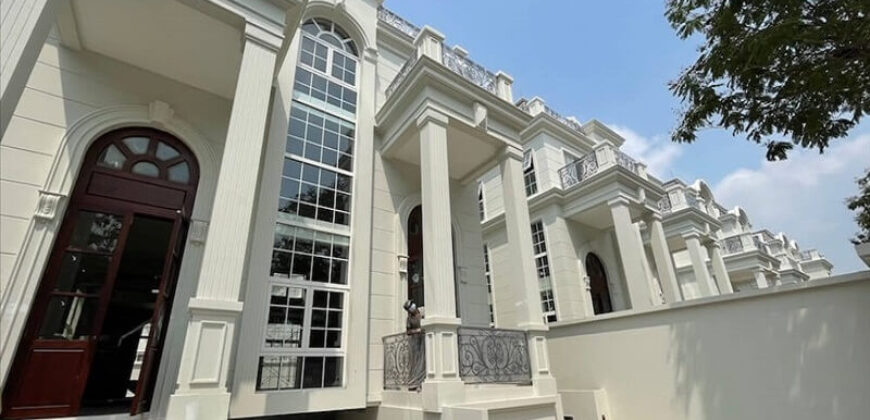 Biệt thự King Crown Thảo Điền