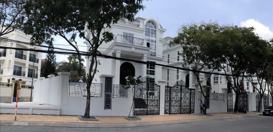 Biệt thự King Crown Thảo Điền