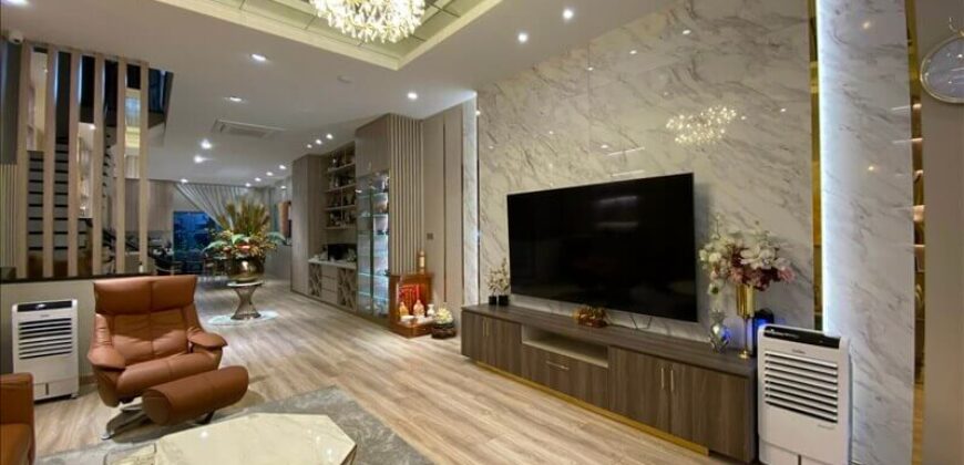 Nhà phố Verosa Park