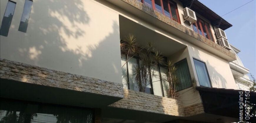 Bán biệt thự Nguyễn Văn Hưởng