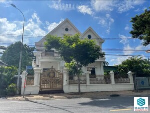 Biệt thự mặt tiền Nguyễn Văn Hưởng