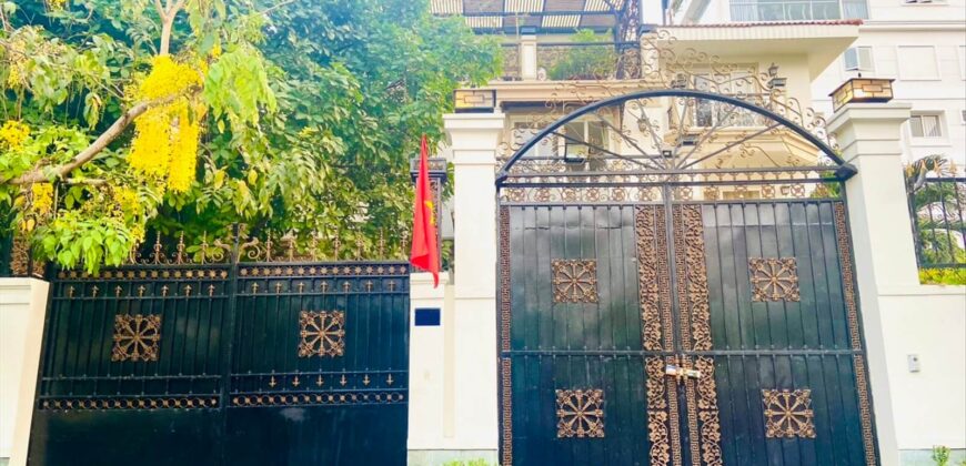 Bán biệt thự Nguyễn Văn Hưởng Thảo Điền